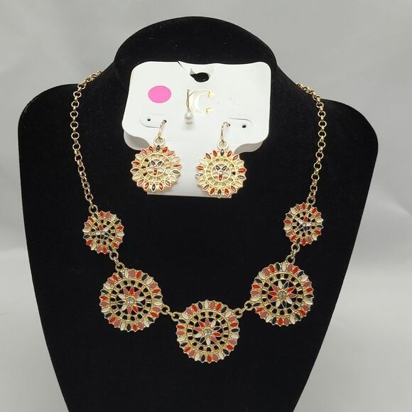 🔹️NWT Charming Charlie "Red, White, & Bold" Necklace & Earring Set - Picture 1 of 8